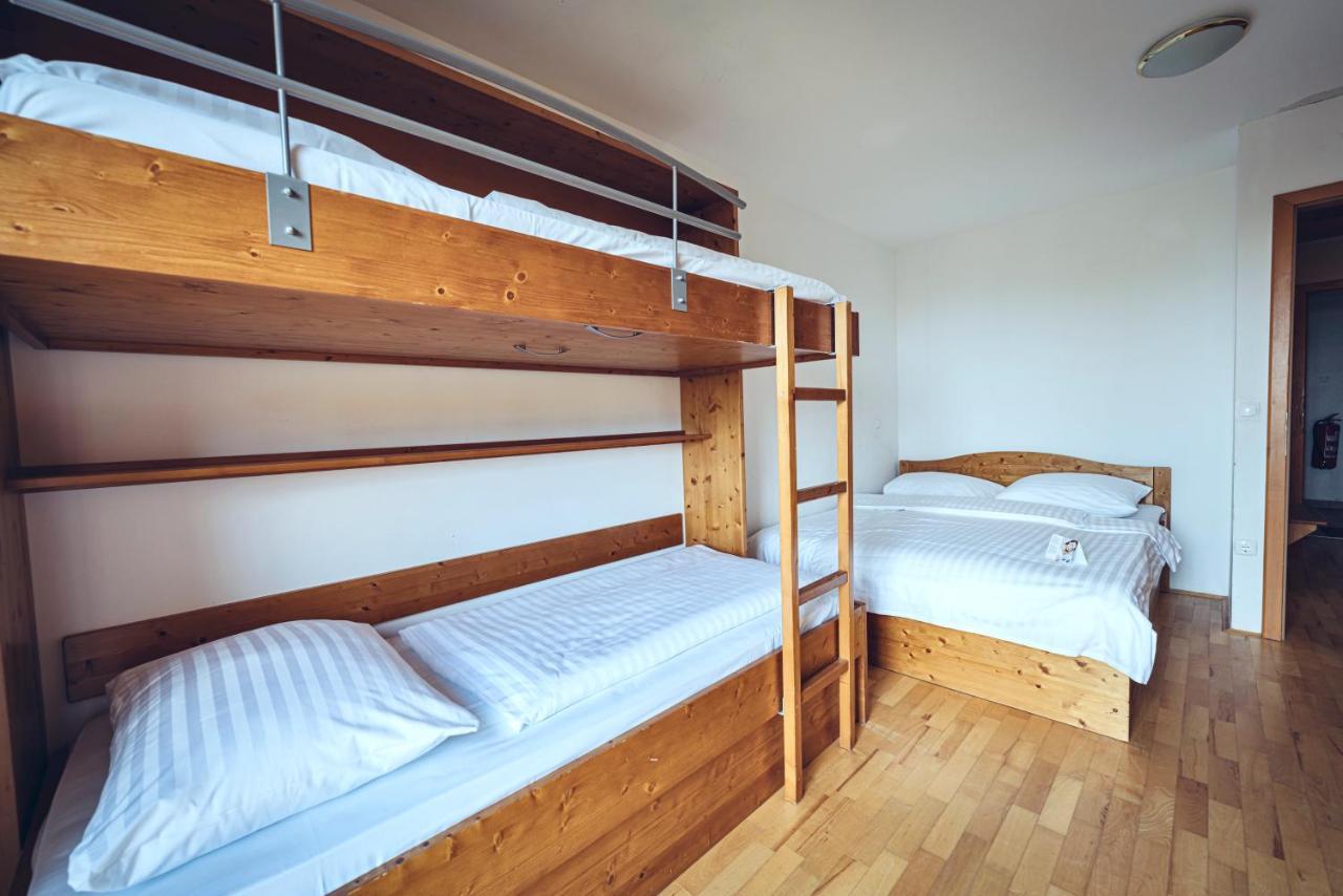 Pohorje Village Wellbeing Resort - Forest Apartments Videc Hočko Pohorje Buitenkant foto