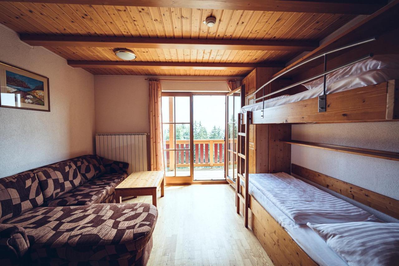 Pohorje Village Wellbeing Resort - Forest Apartments Videc Hočko Pohorje Buitenkant foto