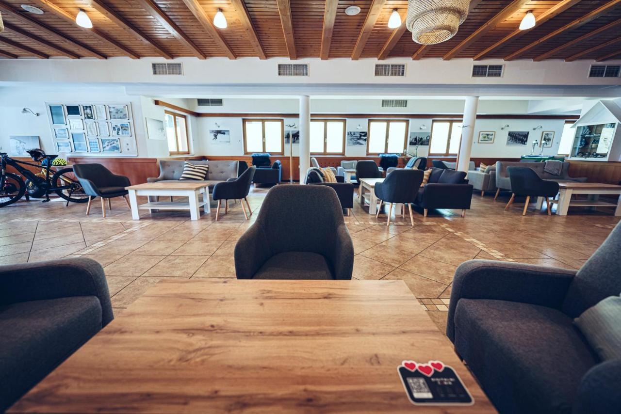 Pohorje Village Wellbeing Resort - Forest Apartments Videc Hočko Pohorje Buitenkant foto